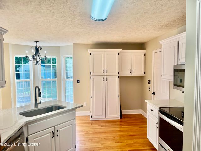65 Cypress Dr, Elizabethtown, KY 42701
