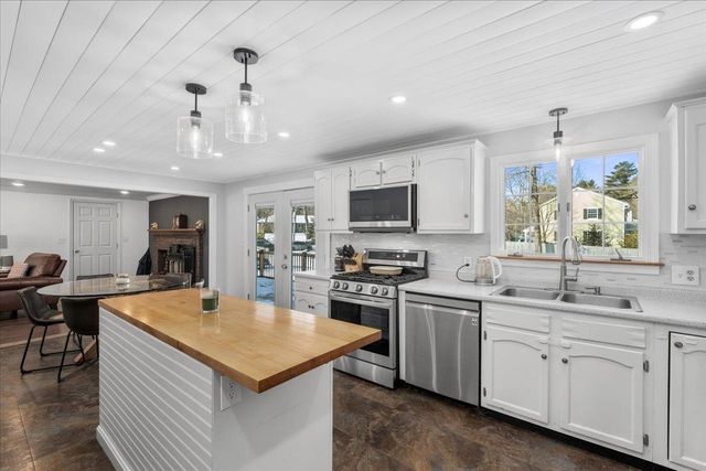 605 Wallis Road, Rye, NH 03870