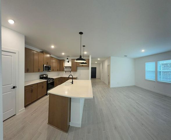 4727 Bay Vista Drive, Baytown, TX 77523