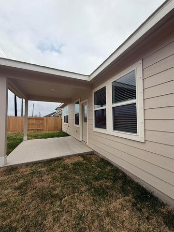 4727 Bay Vista Drive, Baytown, TX 77523