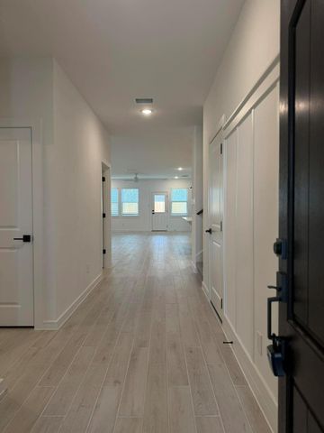 4727 Bay Vista Drive, Baytown, TX 77523