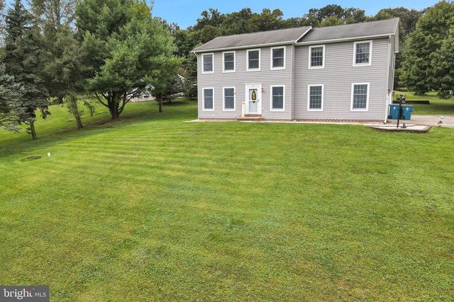 2389 MEETINGHOUSE RD, Spring Grove, PA 17362