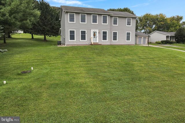 2389 MEETINGHOUSE RD, Spring Grove, PA 17362