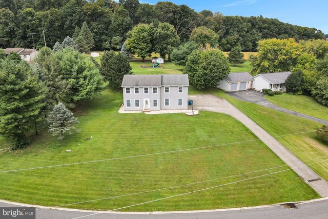2389 MEETINGHOUSE RD, Spring Grove, PA 17362