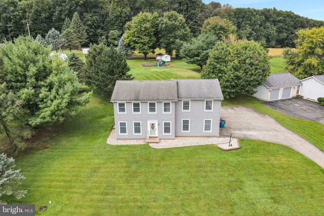 2389 MEETINGHOUSE RD, Spring Grove, PA 17362