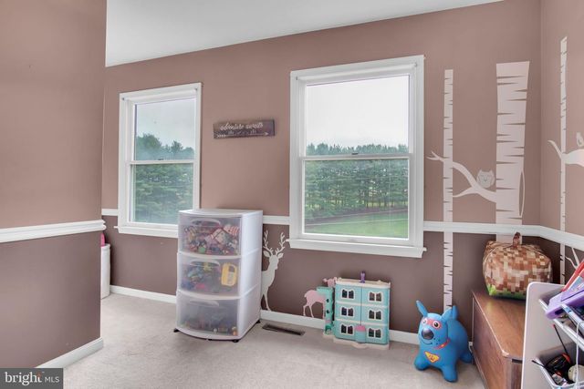 2389 MEETINGHOUSE RD, Spring Grove, PA 17362