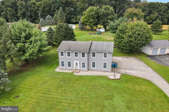 2389 MEETINGHOUSE RD, Spring Grove, PA 17362
