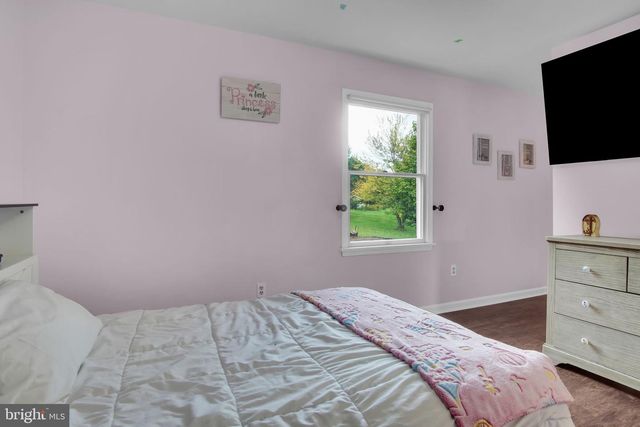 2389 MEETINGHOUSE RD, Spring Grove, PA 17362