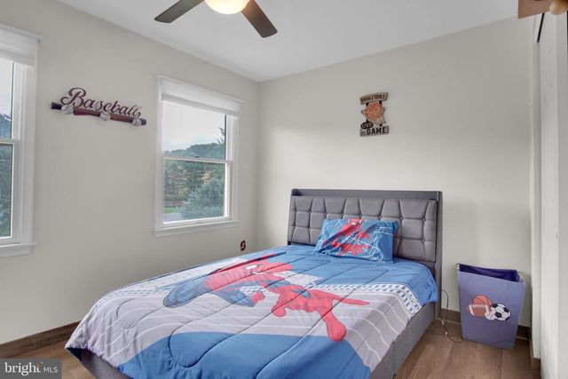 2389 MEETINGHOUSE RD, Spring Grove, PA 17362