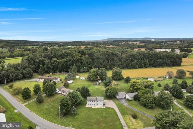 2389 MEETINGHOUSE RD, Spring Grove, PA 17362