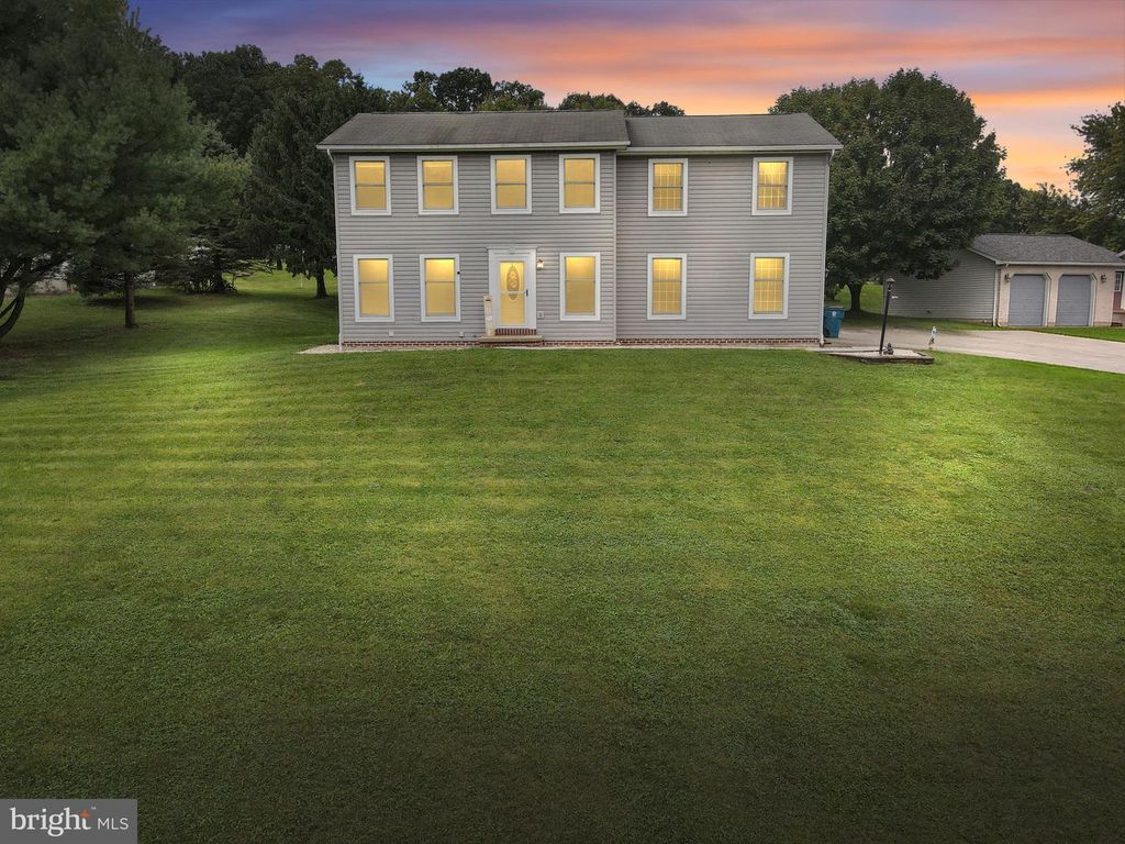 2389 MEETINGHOUSE RD, Spring Grove, PA 17362