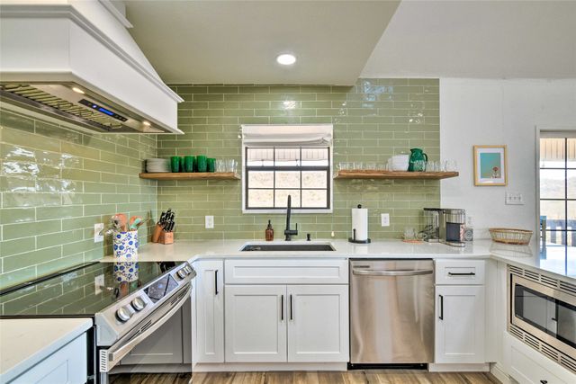 2444 S Lakeview Drive, Gordon, TX 76453