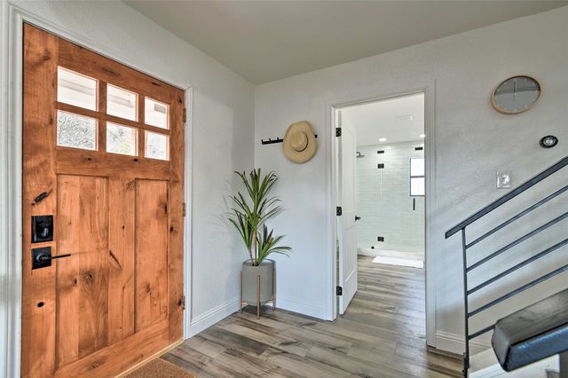 2444 S Lakeview Drive, Gordon, TX 76453