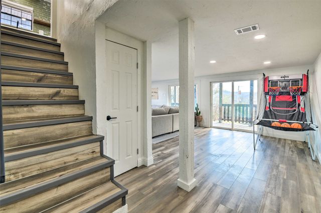 2444 S Lakeview Drive, Gordon, TX 76453