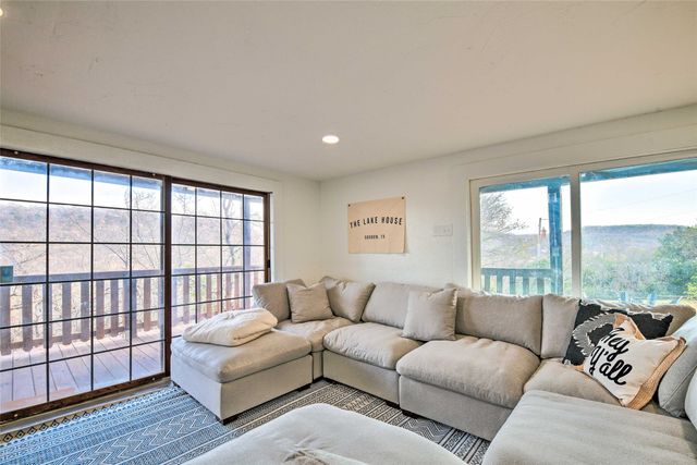 2444 S Lakeview Drive, Gordon, TX 76453