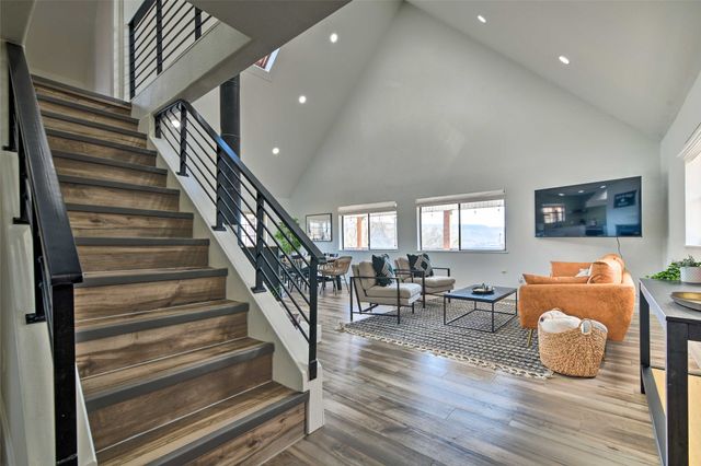 2444 S Lakeview Drive, Gordon, TX 76453