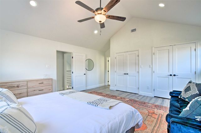 2444 S Lakeview Drive, Gordon, TX 76453