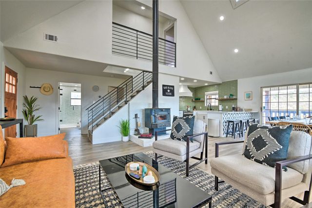 2444 S Lakeview Drive, Gordon, TX 76453