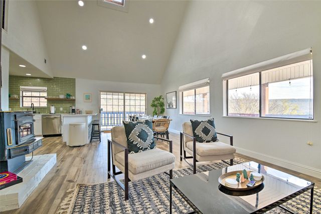 2444 S Lakeview Drive, Gordon, TX 76453