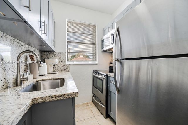 301 SW 10th Avenue 7, Miami, FL 33130