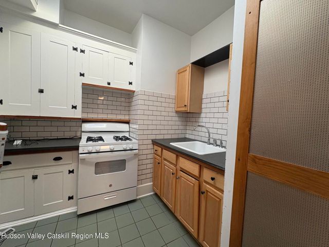 302 Wall Street 3rd Fl, Kingston, NY 12401