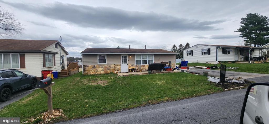 13 FOREST AVENUE, Fayetteville, PA 17222