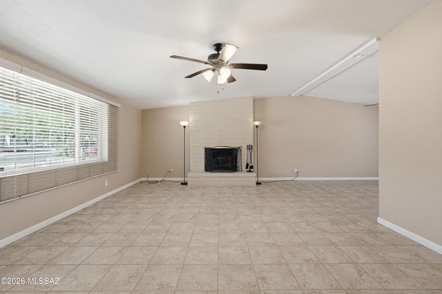 5221 E 4th Street, Tucson, AZ 85711