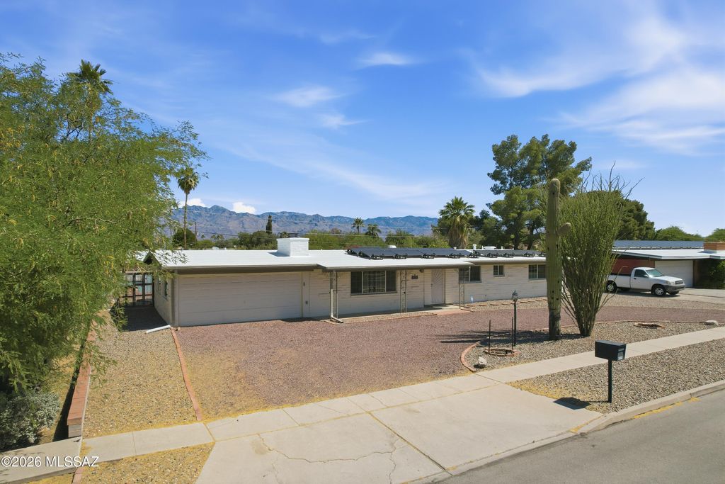 5221 E 4th Street, Tucson, AZ 85711