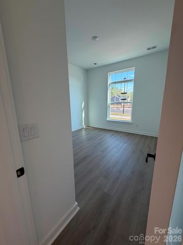 6104 Westheart Way, Charlotte, NC 28278