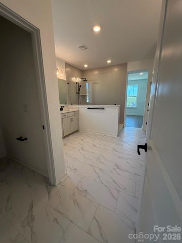 6104 Westheart Way, Charlotte, NC 28278
