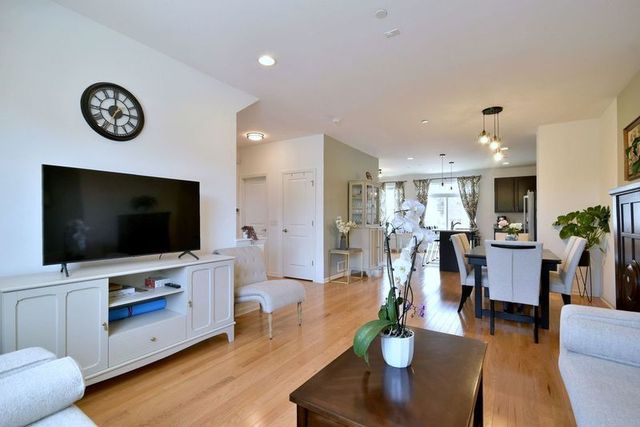 803 Lee Street, Des Plaines, IL 60016