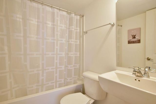 803 Lee Street, Des Plaines, IL 60016