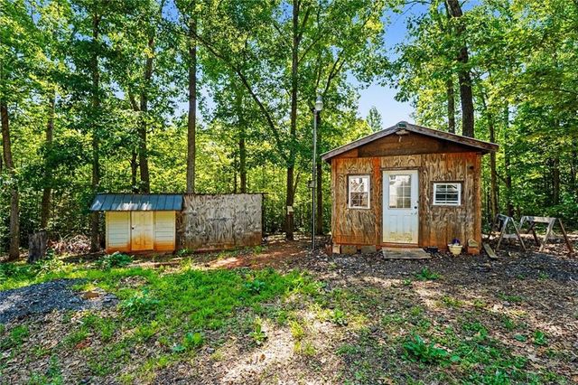 9501 US Highway 64 W, Trinity, NC 27370