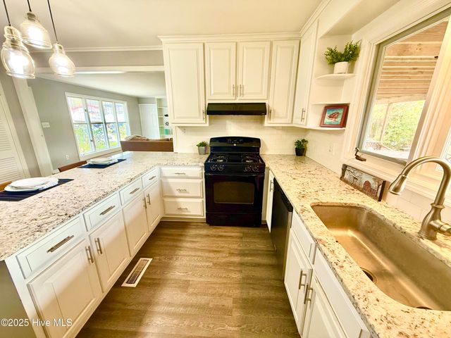 1214 Lupton Drive, Oriental, NC 28571