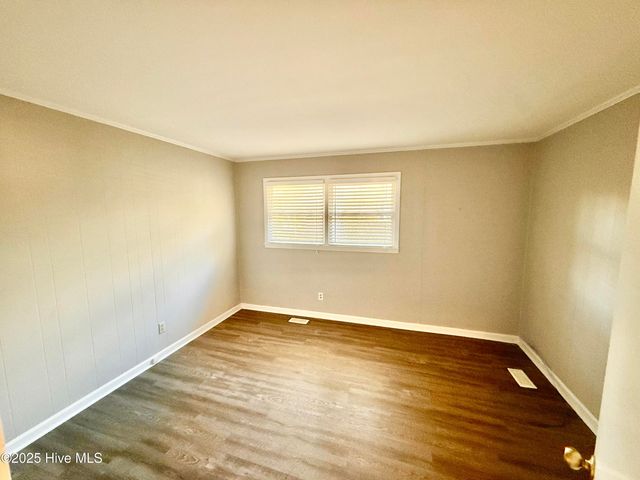 1214 Lupton Drive, Oriental, NC 28571