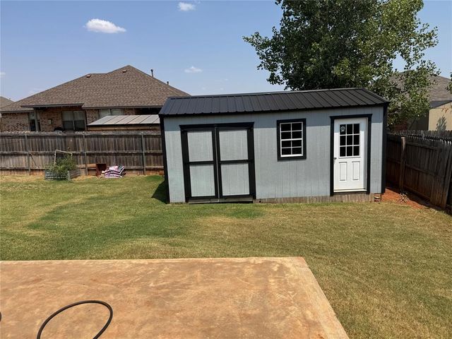 1121 NW Phils Way, Piedmont, OK 73078