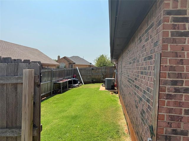 1121 NW Phils Way, Piedmont, OK 73078