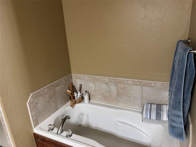 1121 NW Phils Way, Piedmont, OK 73078