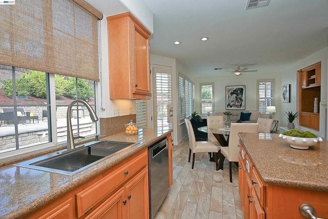 4541 Sweetgale Dr, San Ramon, CA 94582