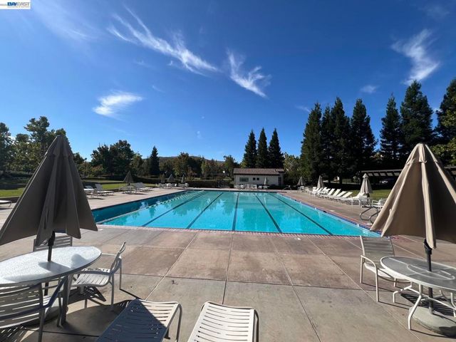 4541 Sweetgale Dr, San Ramon, CA 94582