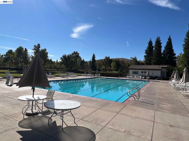 4541 Sweetgale Dr, San Ramon, CA 94582