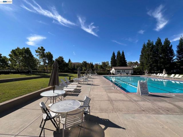 4541 Sweetgale Dr, San Ramon, CA 94582
