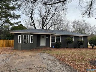 3721 NW Broadmor Road, Huntsville, AL 35810