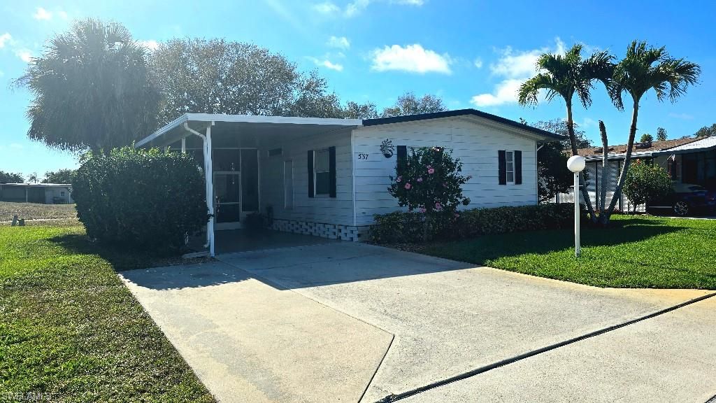 537 Charlemagne BLVD, NAPLES, FL 34112 — exterior