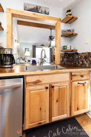 34 Oakridge Drive, Maggie Valley, NC 28751