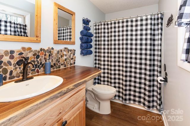 34 Oakridge Drive, Maggie Valley, NC 28751