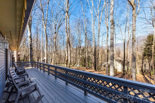 34 Oakridge Drive, Maggie Valley, NC 28751