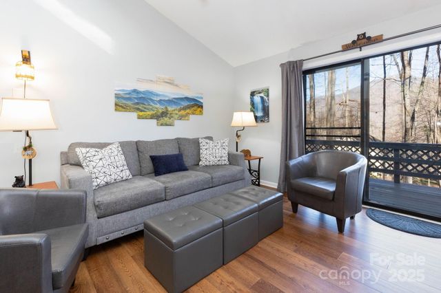 34 Oakridge Drive, Maggie Valley, NC 28751