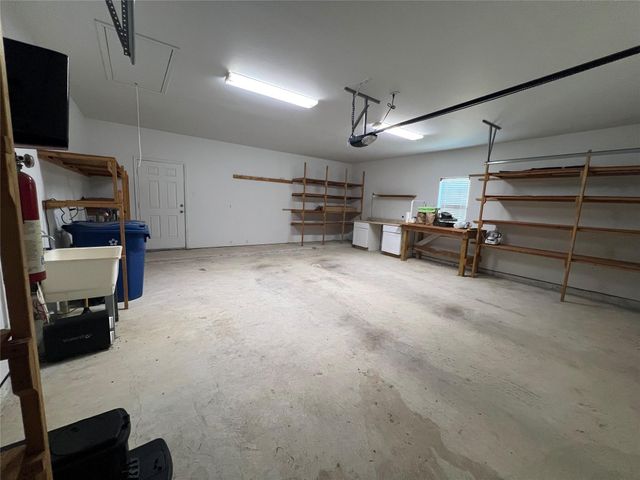 826 Savannah CV, Elgin, TX 78621