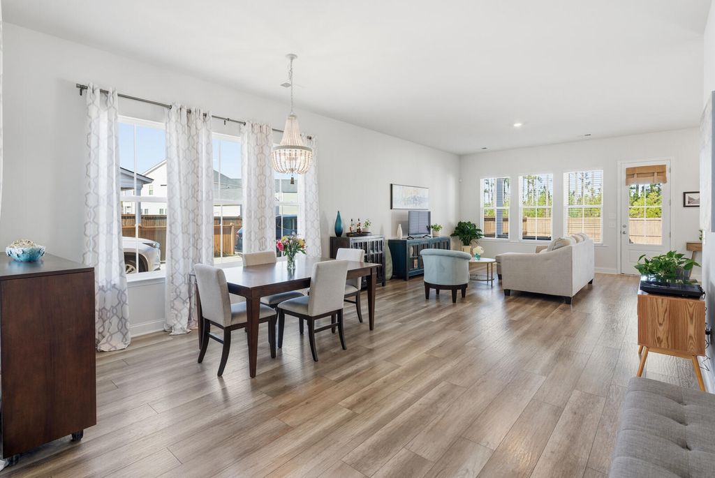 Image 10 of property listing at 68 Arrowwood Way, Summerville, SC 29485